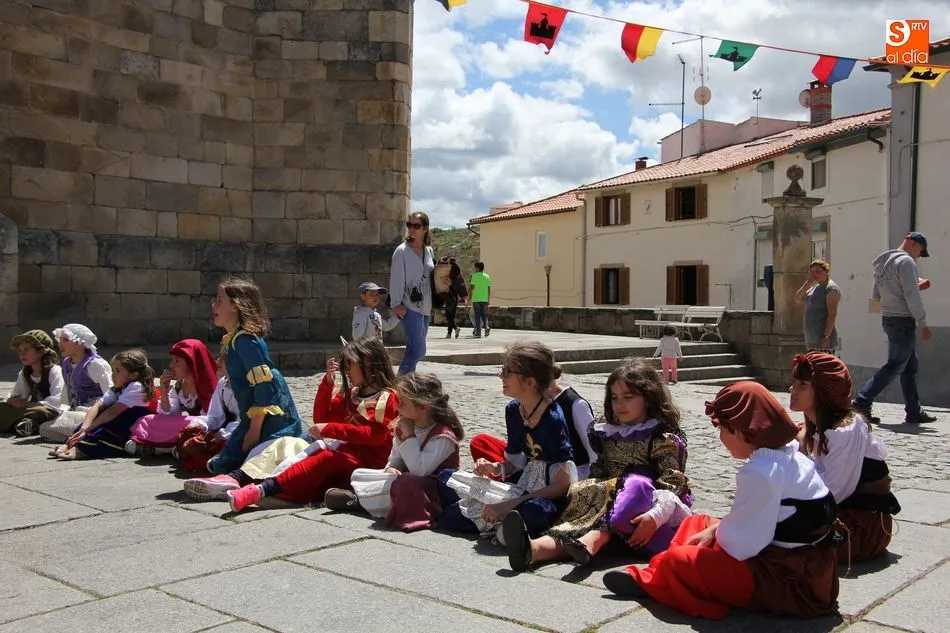 Foto 9 - Cetrer&iacute;a, m&uacute;sica y danzas en el 2&ordm; Mercado Medieval de Freixo  