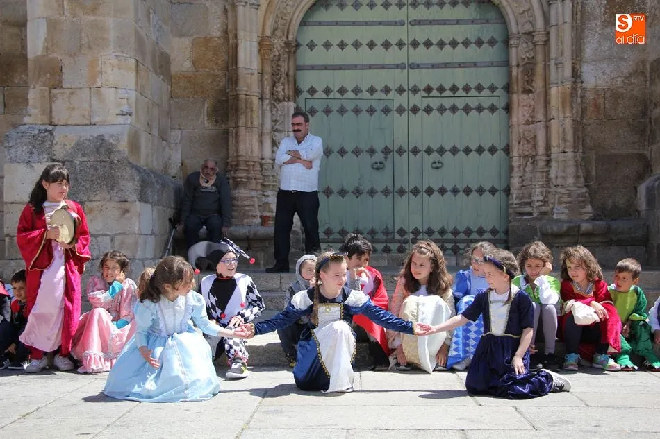 Foto 6 - Cetrer&iacute;a, m&uacute;sica y danzas en el 2&ordm; Mercado Medieval de Freixo  