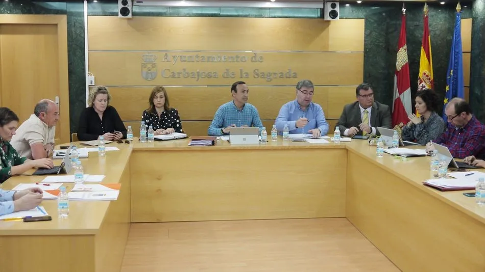 Foto 2 - El Ayuntamiento delega en la Junta la convocatoria y gesti&oacute;n del proceso de selecci&oacute;n de dos...