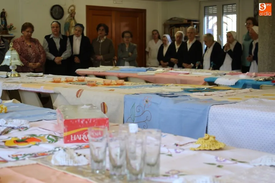 Foto 6 - Las Voluntarias de la Caridad inician la venta de labores solidarias