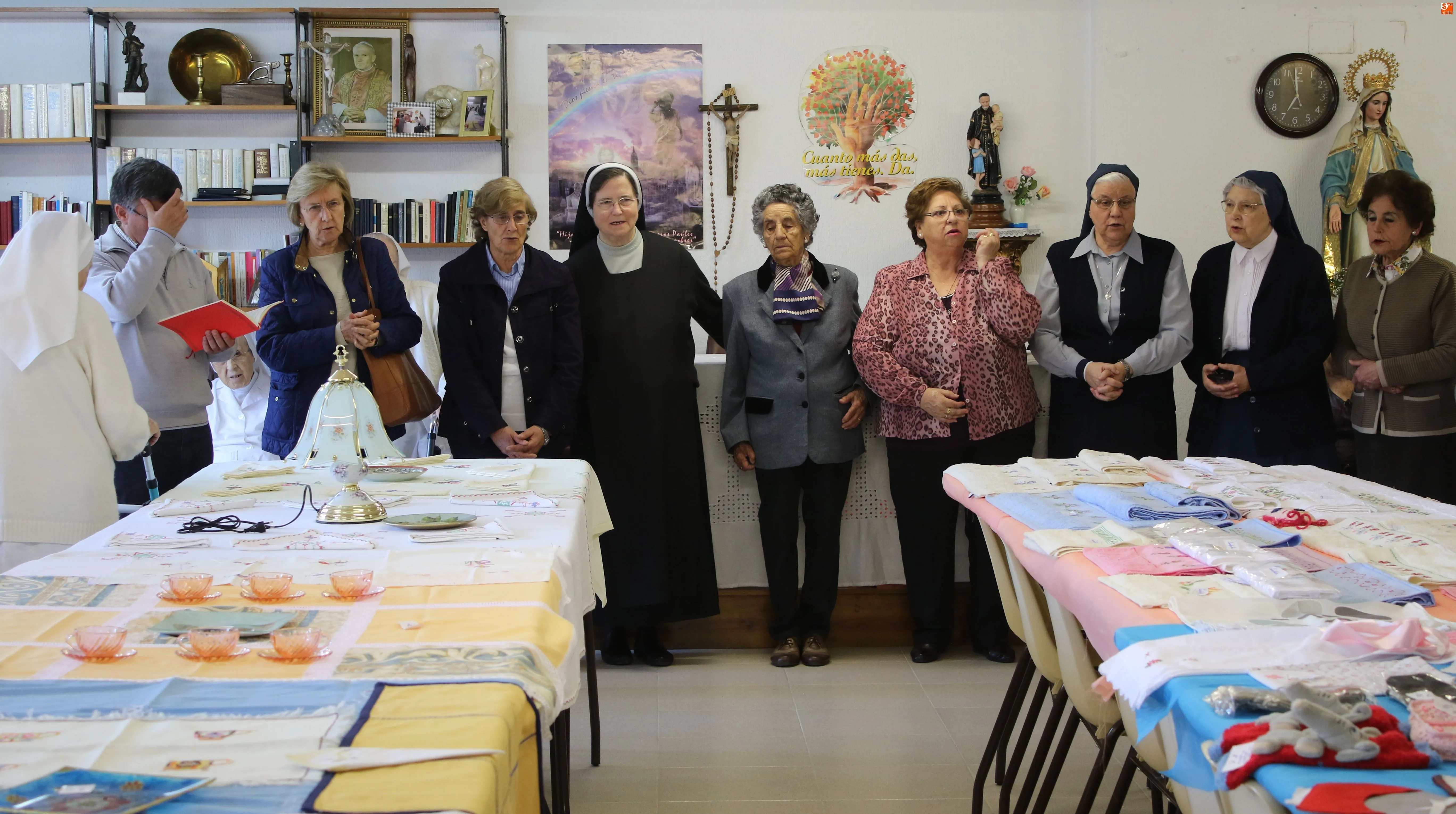Las Voluntarias de la Caridad inician la venta de labores solidarias