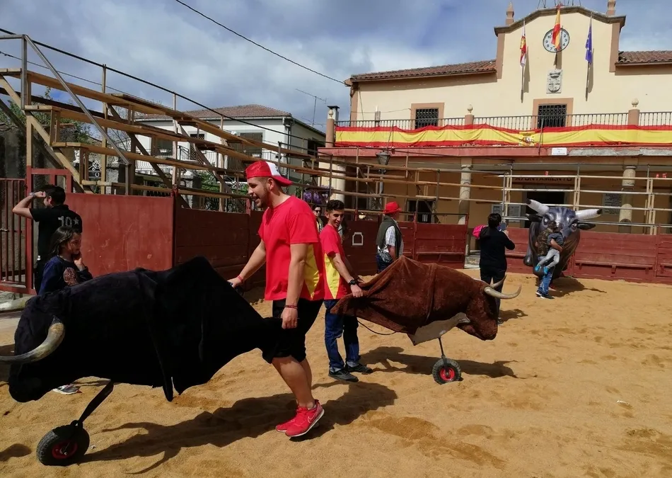 Foto 6 - Los vecinos de Gallegos se re&uacute;nen para degustar carne asada  