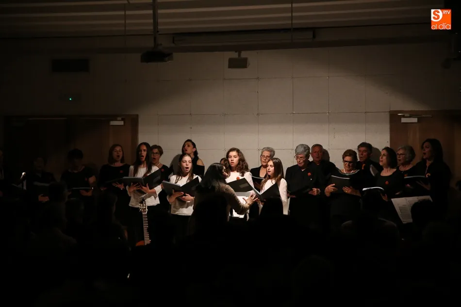 Foto 7 - Los coros Arte M&uacute;sica y Melting Vox de Montpellier se unen en la Casa de las Conchas