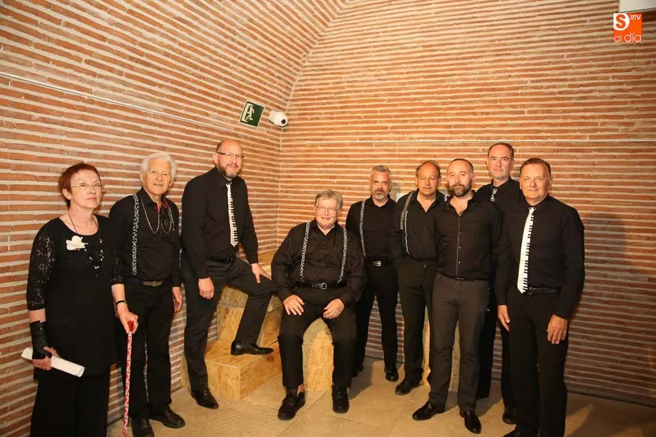 Foto 5 - Los coros Arte M&uacute;sica y Melting Vox de Montpellier se unen en la Casa de las Conchas