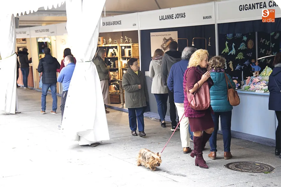 Un total de 40 artesanos muestran su trabajo en la feria hasta el 6 de mayo. Fotografía: Alejandro López