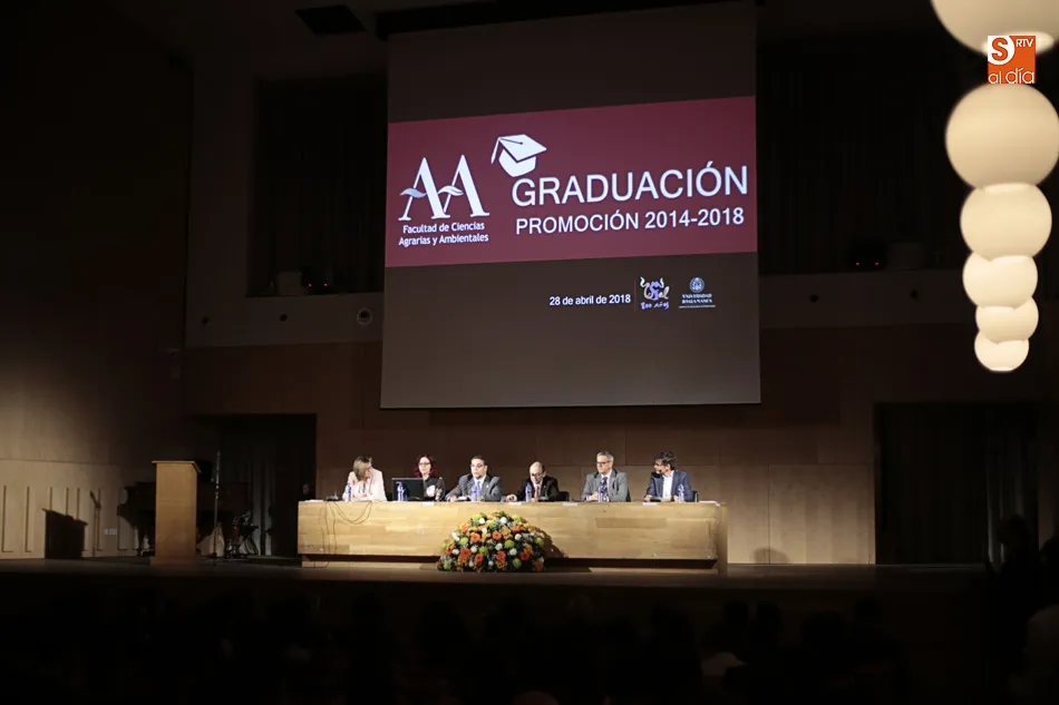 Foto 4 - Imposici&oacute;n de becas a los alumnos de la Facultad de Ciencias Agrarias y Ambientales  