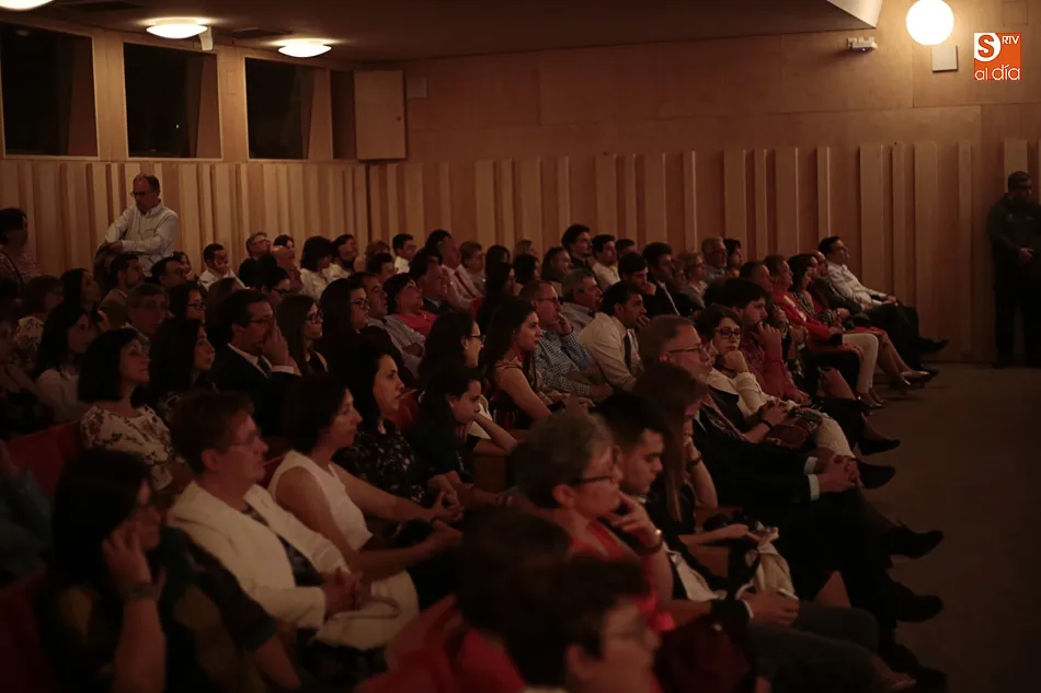 Foto 2 - Imposici&oacute;n de becas a los alumnos de la Facultad de Ciencias Agrarias y Ambientales  