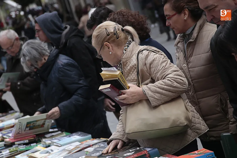 Foto 5 - Fevesa libera 500 libros en la calle Toro para &ldquo;hacer de los barrios una biblioteca&rdquo;  