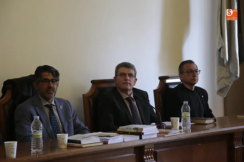 Foto 11 - Recepci&oacute;n en el Ayuntamiento a los participantes en el Encuentro Cristiano de Literatura