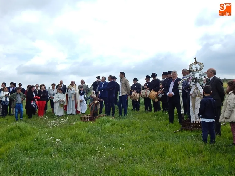Foto 7 - La Santa Cruz bendice los campos de A&ntilde;over de Tormes