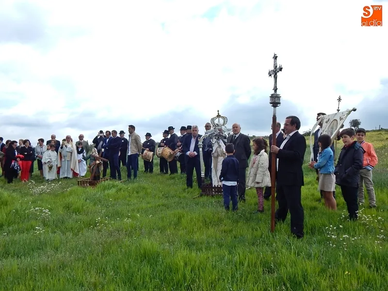 Foto 6 - La Santa Cruz bendice los campos de A&ntilde;over de Tormes