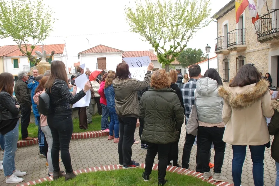 Foto 7 - Los vecinos de Sancti-Sp&iacute;ritus protestan tambi&eacute;n por la sentencia a La Manada  