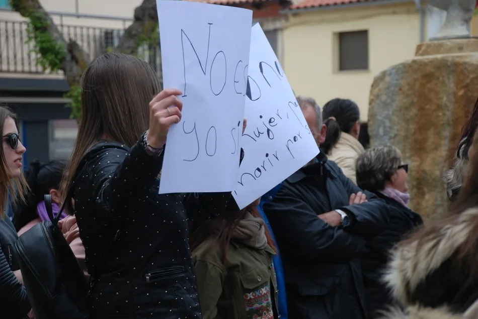 Foto 4 - Los vecinos de Sancti-Sp&iacute;ritus protestan tambi&eacute;n por la sentencia a La Manada  