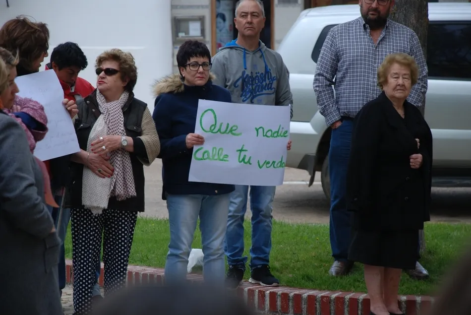 Foto 3 - Los vecinos de Sancti-Sp&iacute;ritus protestan tambi&eacute;n por la sentencia a La Manada  
