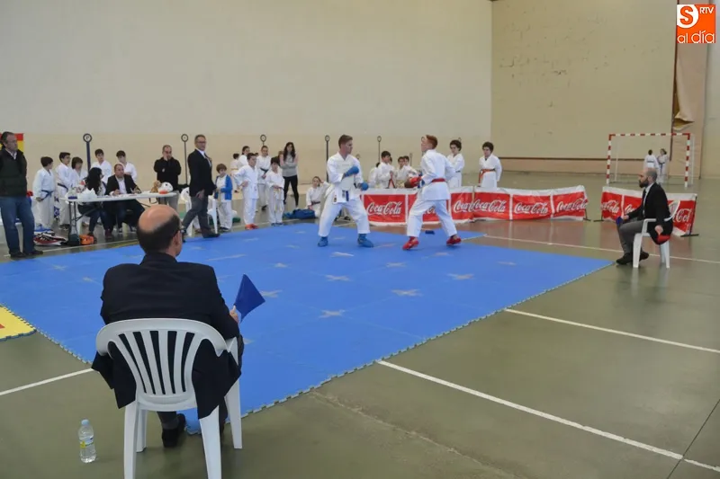 Foto 4 - Karatecas de toda la provincia participan en el II Campeonato de Karate Ciudad de Pe&ntilde;aranda