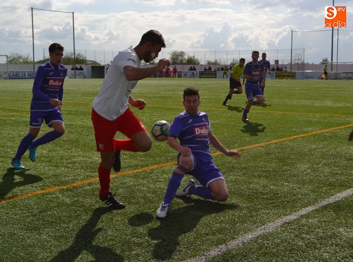 Foto 6 - Tablas (1-1) con susto incluido en un vibrante CD Pe&ntilde;aranda-UD Santa Marta