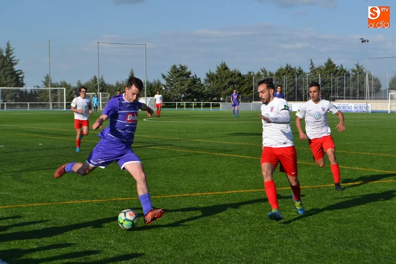Foto 2 - Tablas (1-1) con susto incluido en un vibrante CD Pe&ntilde;aranda-UD Santa Marta