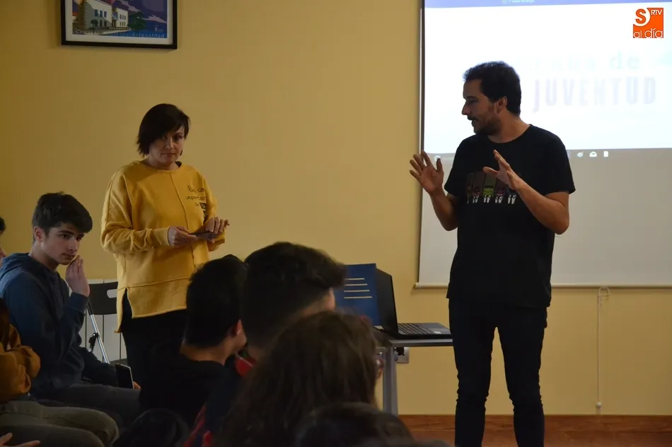 Foto 6 - Unos 60 j&oacute;venes toman parte en la 1&ordf; Asamblea preparatoria de la 3&ordf; Semana de la Juventud  