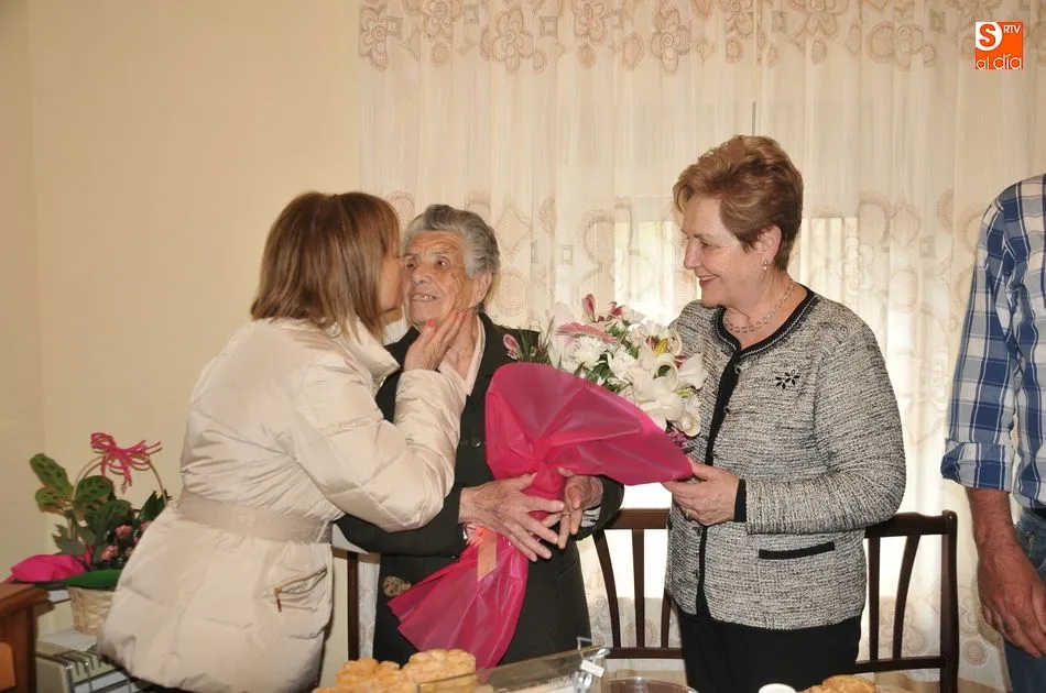 Foto 8 - Regina Villoria alcanza los 100 a&ntilde;os de una vida activa y saludable    &nbsp;  