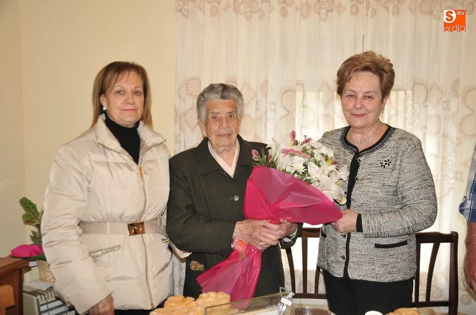 Foto 5 - Regina Villoria alcanza los 100 a&ntilde;os de una vida activa y saludable    &nbsp;  