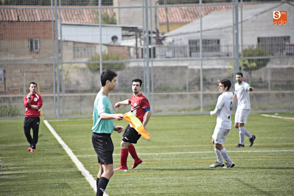 Foto 7 - El Ribert gana &lsquo;in extremis&rsquo; al Pizarrales para mantener su ventaja al frente de la tabla