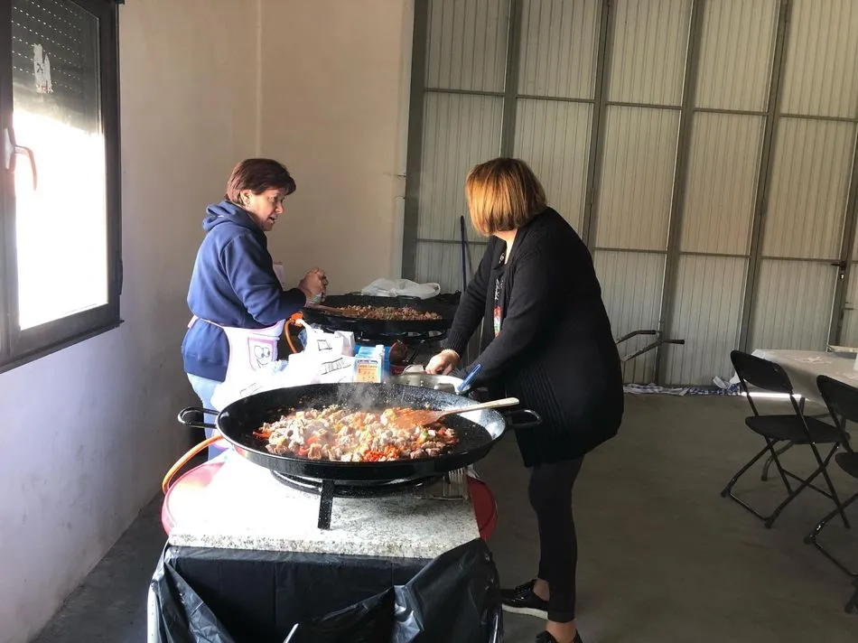 Foto 11 - Los vecinos de Gejo de los Reyes disfrutan de una paella de &lsquo;matanza&rsquo;  