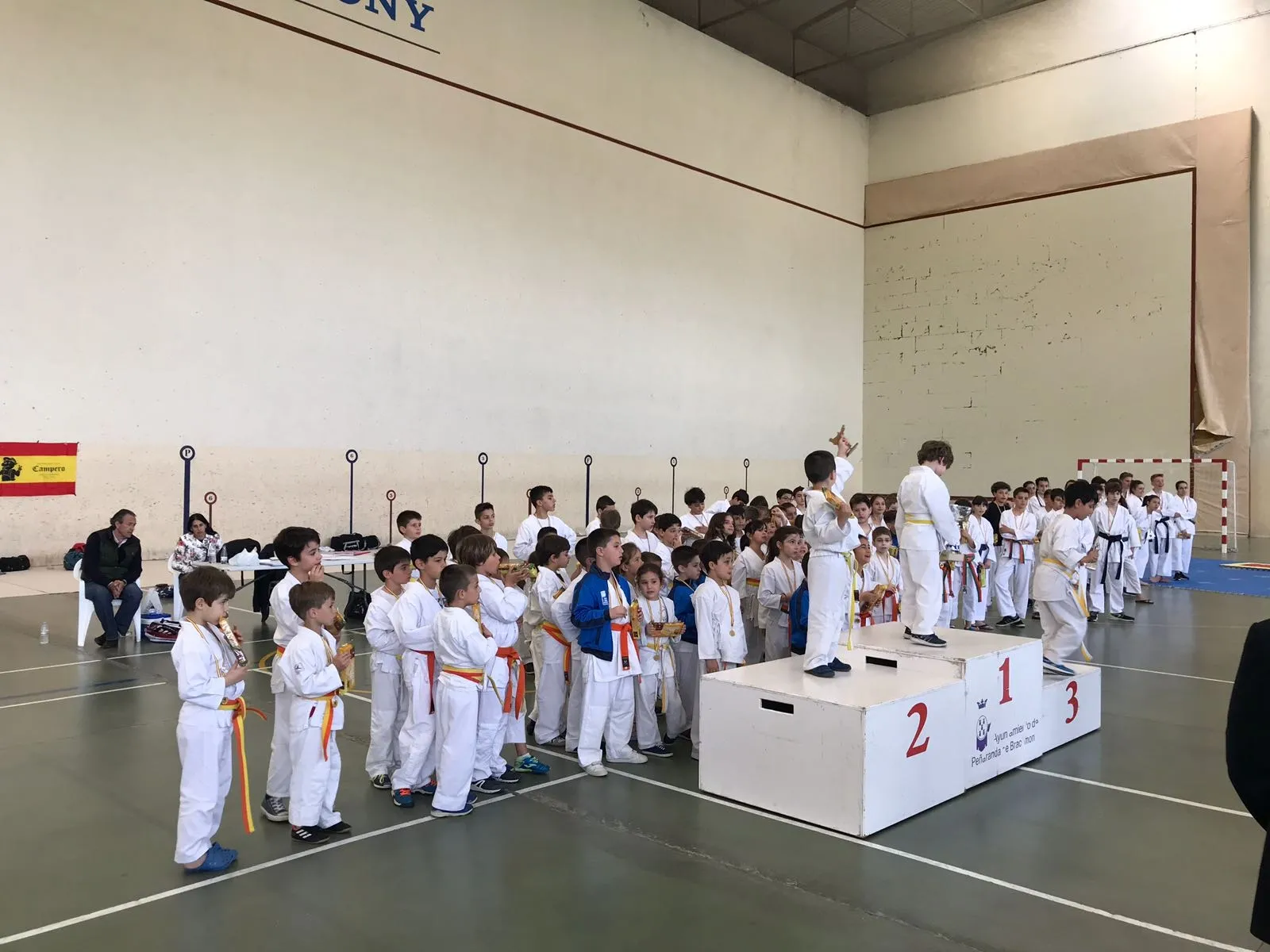 Foto 5 - Karatecas de toda la provincia participan en el II Campeonato de Karate Ciudad de Pe&ntilde;aranda