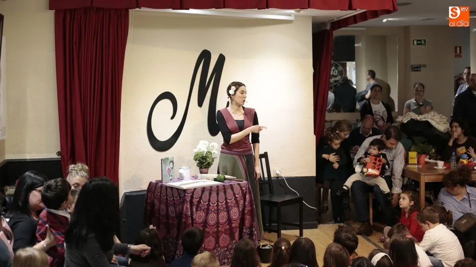 Cuentacuentos para los más pequeños en Café Manolita. Foto: Alejandro López