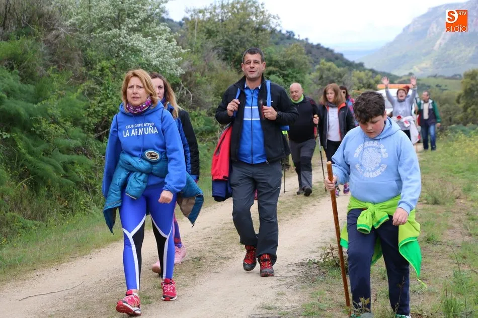 Foto 6 - El mal tiempo no resta participaci&oacute;n a la VI Marcha Solidaria por Las Arribes  