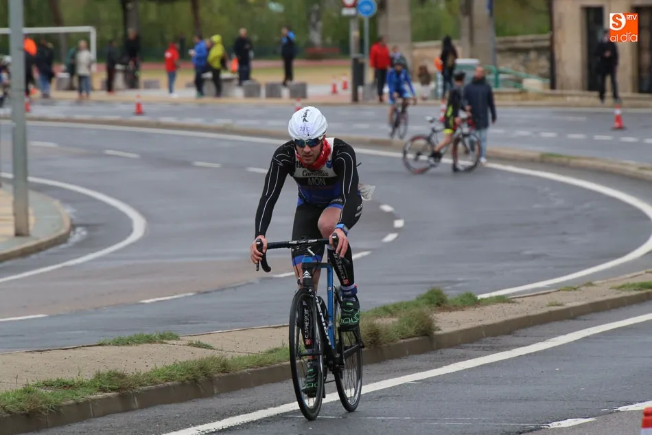 Foto 9 - Salamanca acoge con &eacute;xito su I Duatl&oacute;n por relevos organizado por el Triatl&oacute;n Charro