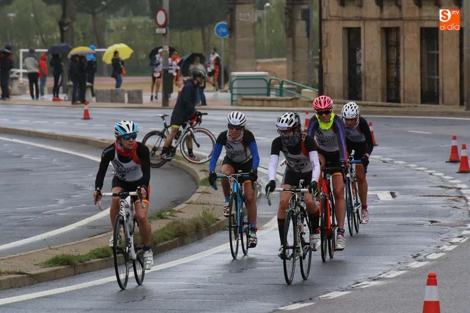 Foto 5 - Salamanca acoge con &eacute;xito su I Duatl&oacute;n por relevos organizado por el Triatl&oacute;n Charro