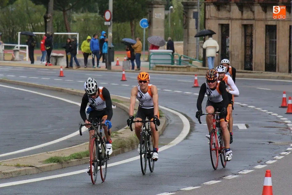 Foto 2 - Salamanca acoge con &eacute;xito su I Duatl&oacute;n por relevos organizado por el Triatl&oacute;n Charro