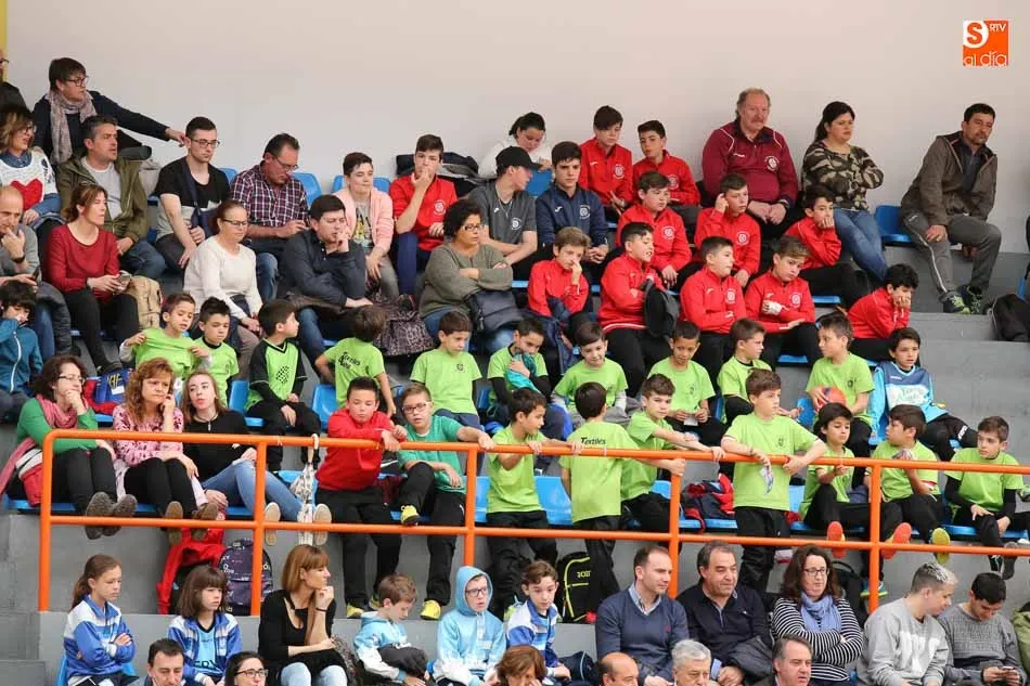 Foto 10 - La Alamedilla acoge el partido entre el Segovia y el combinado de amigos de Rodrigo