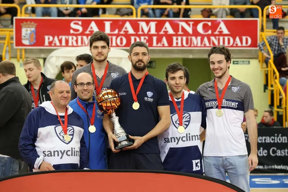 Foto 3 - La Antigua supera al Universidad en medio de la fiesta del SanyClima San Andr&eacute;s