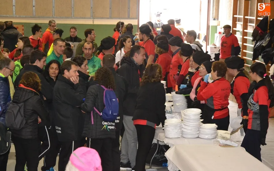 Foto 9 - Los huevos fritos con farinato culminan una larga ma&ntilde;ana de deporte y fiesta  