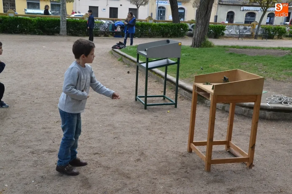 Foto 5 - Ni&ntilde;os mirobrigenses disfrutan de una sesi&oacute;n de juegos de toda la vida  