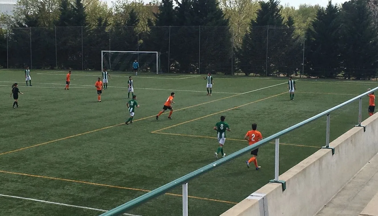 Musho Betis para un Ciudad Rodrigo de saldo en el que marcó Manu… ¡como jugador de campo!  