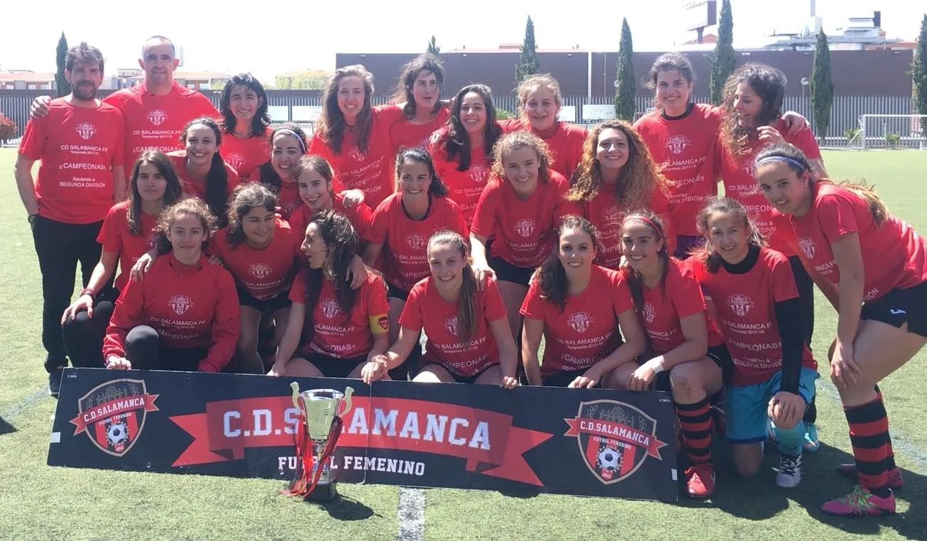 Laura Benito y Carmen Álvarez ascienden con el Salamanca Fútbol Femenino a la 2ª División...