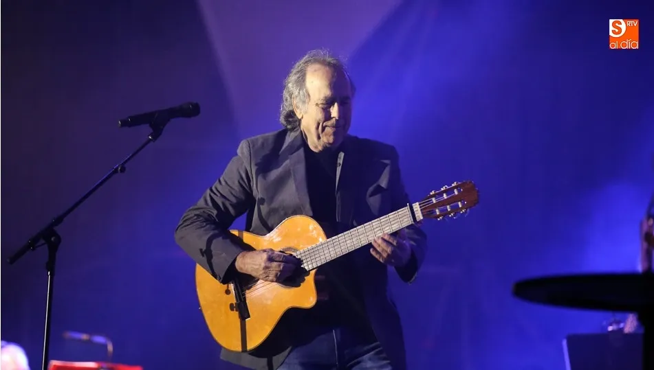 Momento del artista en el escenario del Multiusos / Foto: Alberto Martín