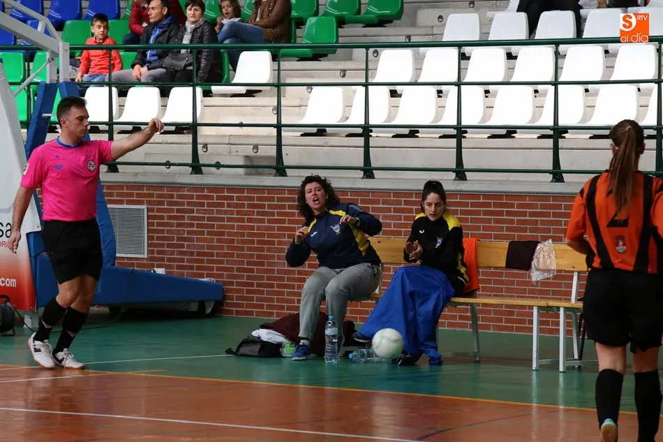 Foto 10 - Las chicas de la Universidad de Salamanca rubrican el t&iacute;tulo de Regional con un nuevo triunfo