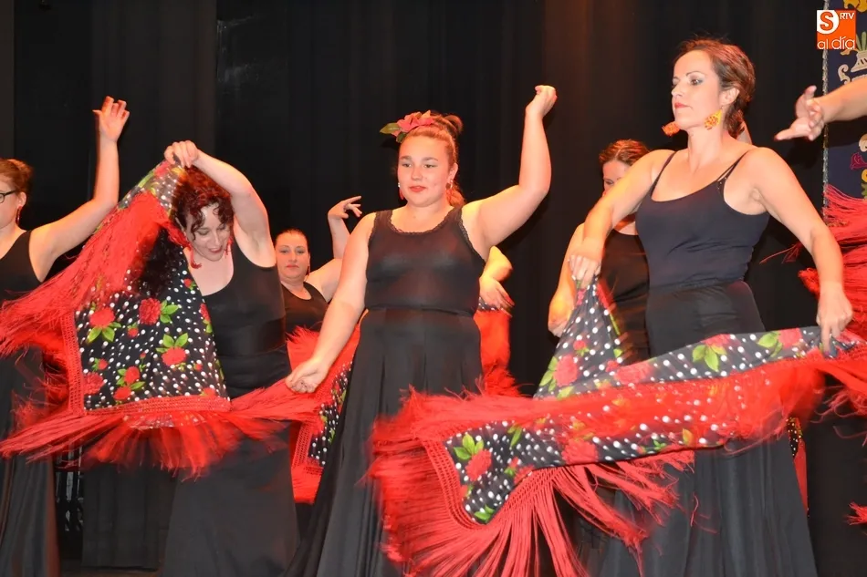 Alborea acerca el espíritu de la Feria de Abril para echar una mano a Asprodes  