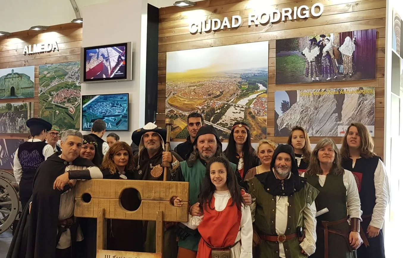 Foto 4 - Rodericus promociona la pr&oacute;xima Feria Medieval en la FIT de Guarda  