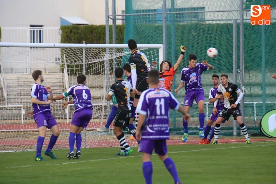 Momento del partido de Unionistas contra el Becerril