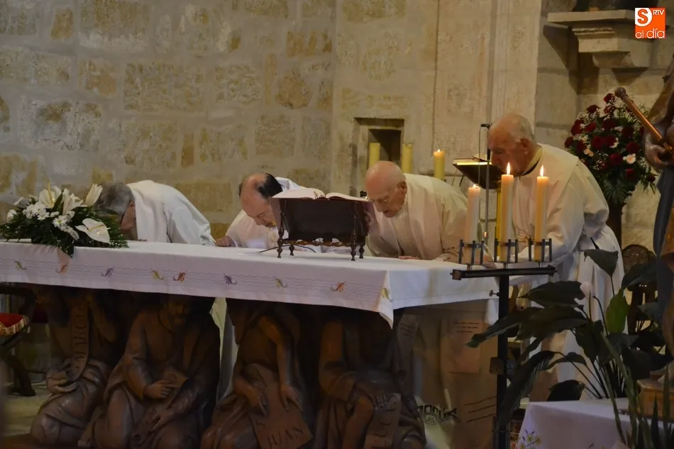 Foto 5 - Las Siervas de Mar&iacute;a inician la novena en honor a la Virgen de la Salud  