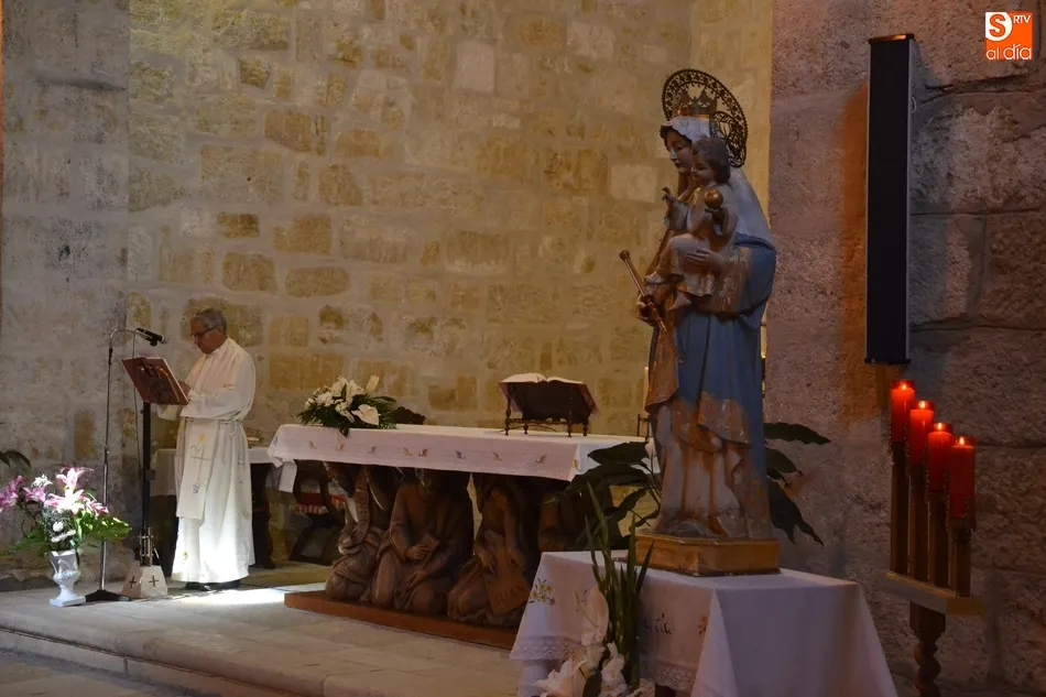 Foto 9 - Las Siervas de Mar&iacute;a inician la novena en honor a la Virgen de la Salud  