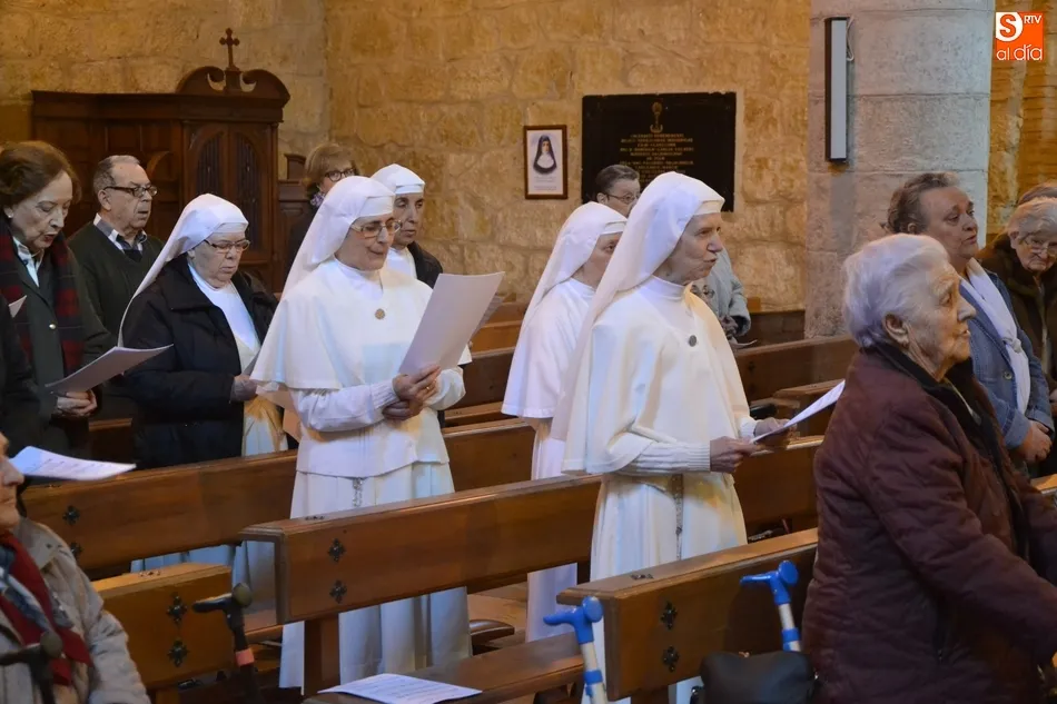 Foto 4 - Las Siervas de Mar&iacute;a inician la novena en honor a la Virgen de la Salud  