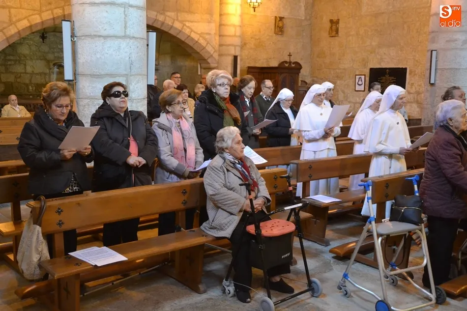 Foto 3 - Las Siervas de Mar&iacute;a inician la novena en honor a la Virgen de la Salud  