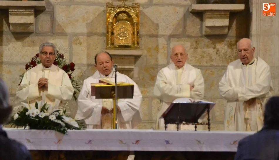 Foto 2 - Las Siervas de Mar&iacute;a inician la novena en honor a la Virgen de la Salud  
