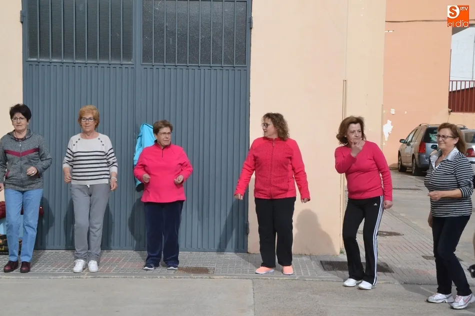 Foto 7 - Socias de Amanecer disfrutan de un taller de movimiento saludable  