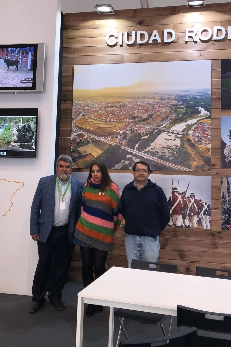 Foto 4 - Juan Tom&aacute;s Mu&ntilde;oz y Juan Luis Cepa participan en la Feria de Turismo de Guarda  